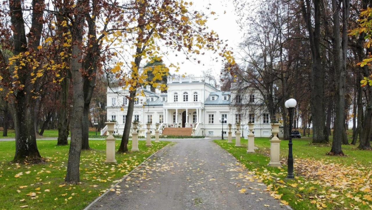 Palac Chojnata Wola Chojnata Экстерьер фото