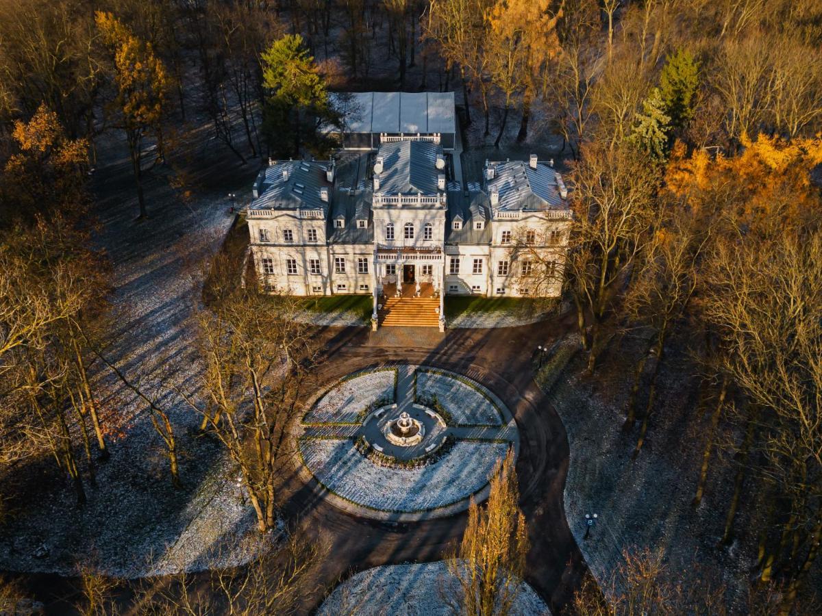 Palac Chojnata Wola Chojnata Экстерьер фото